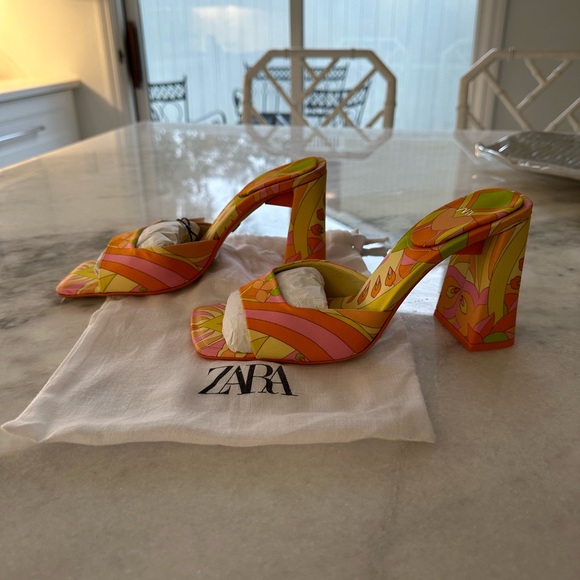 Zara Print Heel - Picture 2 of 3